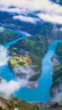 The first bend of the nujiang river is as magnificent as