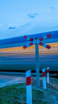 International-railwaycrossing