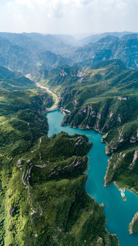 The towering Taihang peak is vast 28
