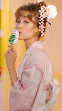 精灵古怪的可爱少女-锐景创意