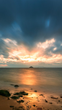 Morning light on the beach