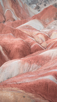Stretching mountain ranges