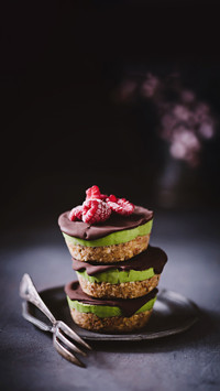 Vegan avocado chocolate Tarts