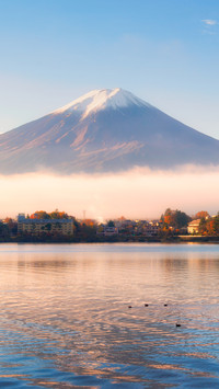 云雾缭绕的富士山