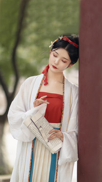 “沉睡已久的汉服”
