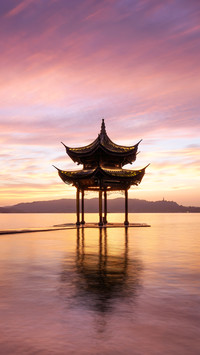 The sunset glow at jixian pavilion was like fire
