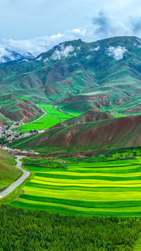 Overlooking the scenery of zhuoer mountain
