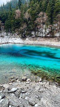 The blue lake in jiuzhaigou