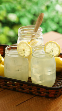 Lemon sparkling water 02