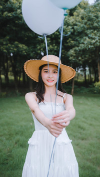 清新的夏天，一件小白裙就搞定