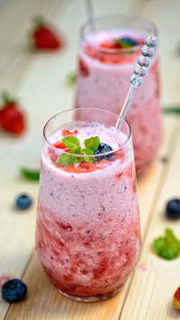 How to make a healthy milkshake 8