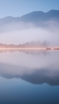 The autumn morning mist over shenlongjia is deep