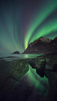 Saturn also has auroras