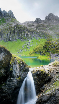 Nanjiluo no 5 lake waterfall
