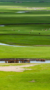 The mozhigele river meanders like a poem