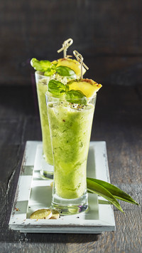 India-Ginger and pineapple shakes