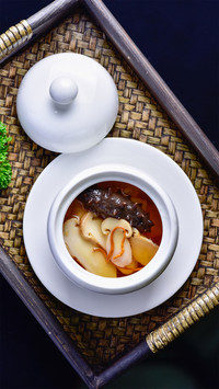 奢华的美食“佛跳墙”