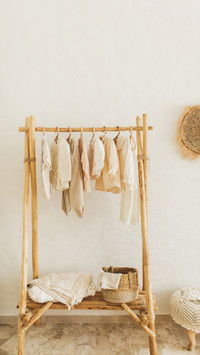 Clothing storage guide