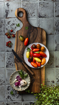 Tomatoes cannot be eaten casually
