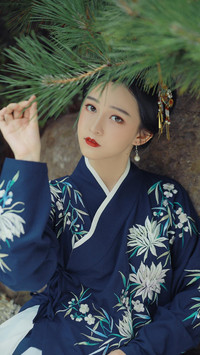 惊鸿一瞥的东方女子