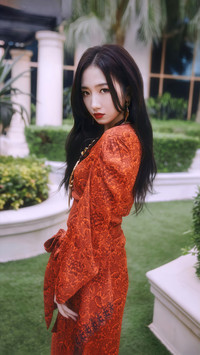 孟美岐 光芒四射
