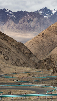 Do you dare to walk these highways in xinjiang