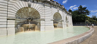 Water fountain in Paris.jpg