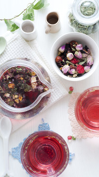 Rose tea can bring out a rosy complexion 8