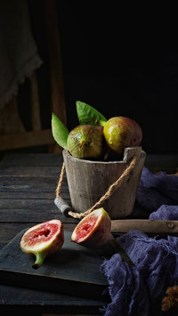 Figs bear fruit without flowering