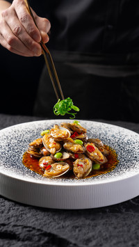 People who often eat seafood should pay attention
