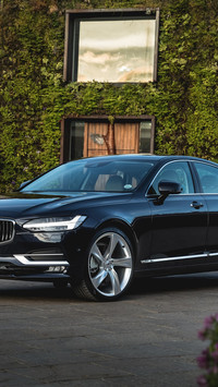 volvo-s90-black-side-view-luxury-cars