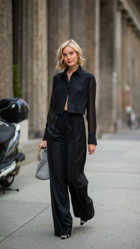 How should I wear wide leg pants 16