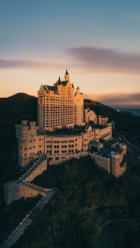White Castle Hotel on Top of The Hill