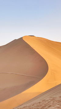 Mingsha mountain desert ridge
