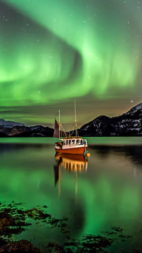 Selected aurora observation sites
