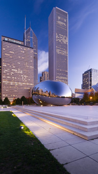Cloud gate or the bean in the millennium park chicago