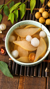 桂圆梅子炖秋梨