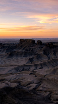Beautiful sunrise from Skyline Ridge near Capitol Reef Park