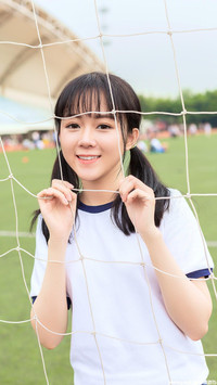 做一个活泼的女生
