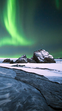 Arctic ocean aurora