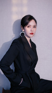 社会凭什么要求女性