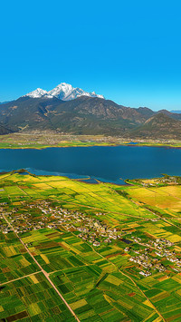 Lashi Lake at the foot of Jade Dragon Snow Mountain in Lijia