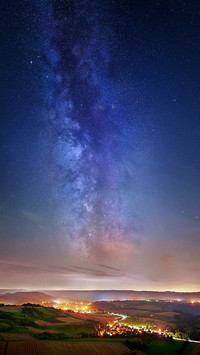 The starry sky is resplendent