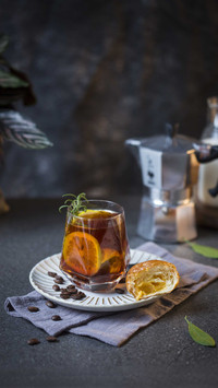 The challenge of breaking the circle of lemon tea