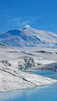 Erebus volcano spews out gold powder