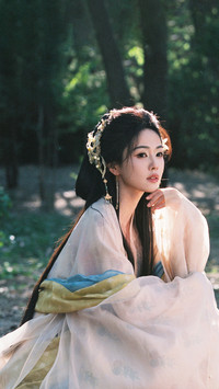 女明星的古装很曼妙