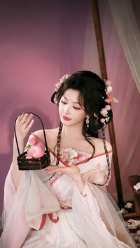 女明星的古装很曼妙