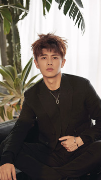 任嘉伦 摩登暖男登场