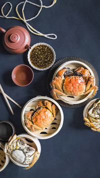 The correct way to eat hairy crabs