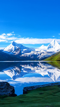 Beautiful Scenery of Sapu Sacred Mountain and Plateau Lakes